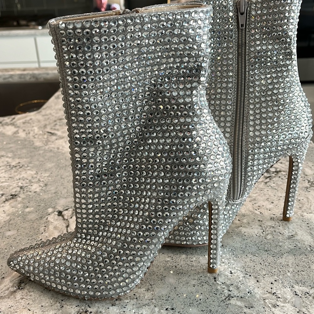 Basically new Steve Madden rhinestone booties. Size 7